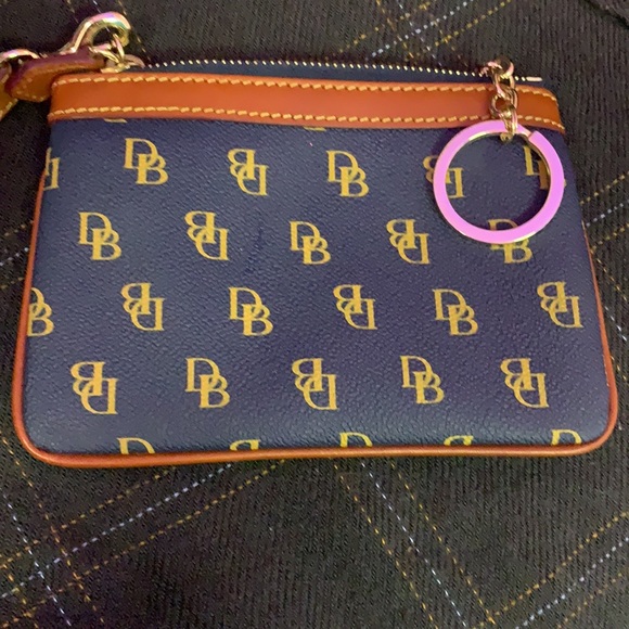 Dooney and bourke wristlet - Picture 4 of 4